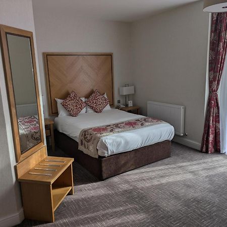 Best Western Homestead Court Hotel ウェリン・ガーデン・シティ エクステリア 写真
