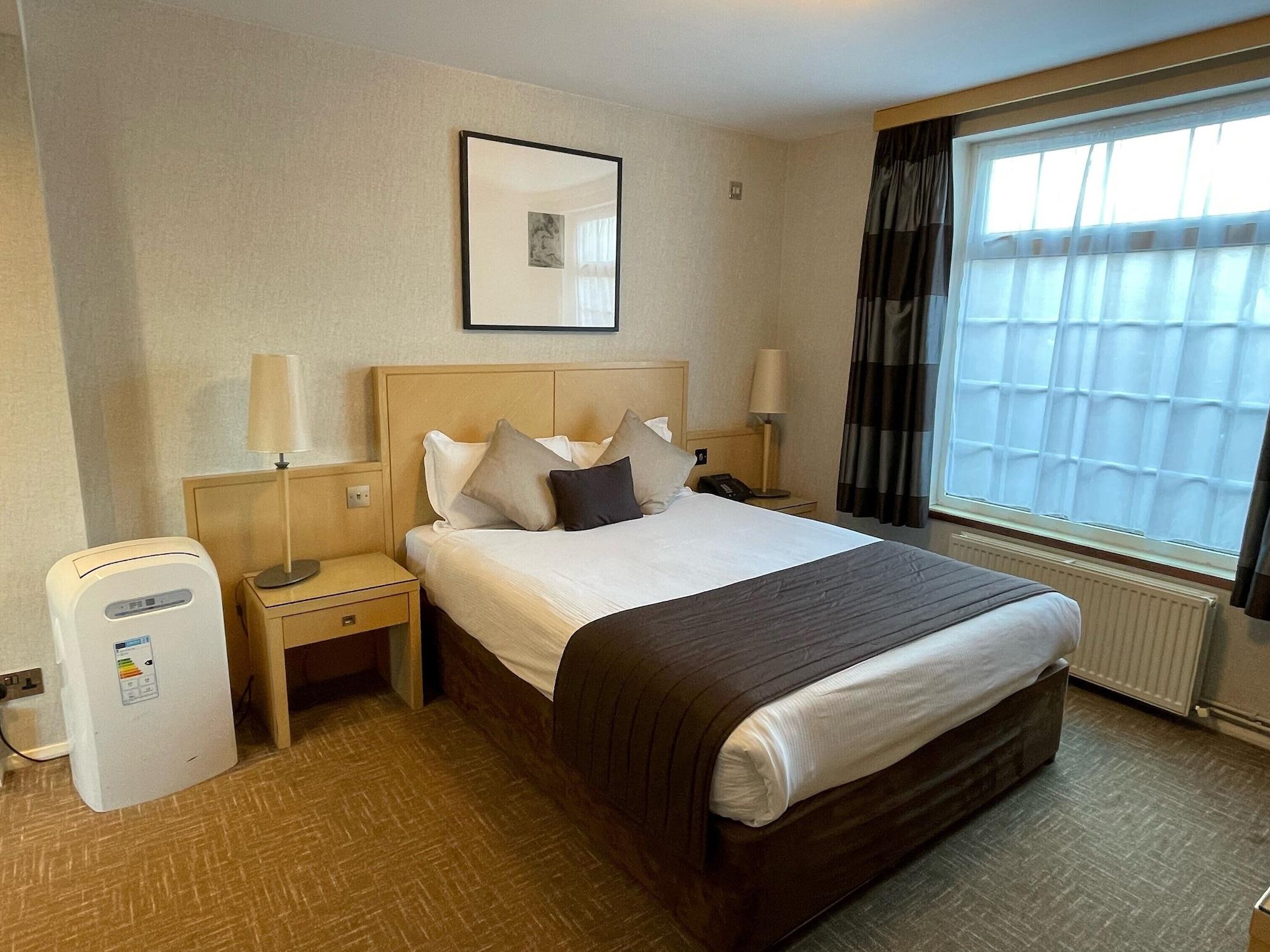 Best Western Homestead Court Hotel ウェリン・ガーデン・シティ エクステリア 写真