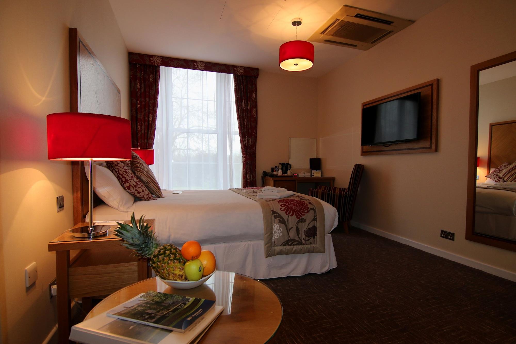 Best Western Homestead Court Hotel ウェリン・ガーデン・シティ エクステリア 写真