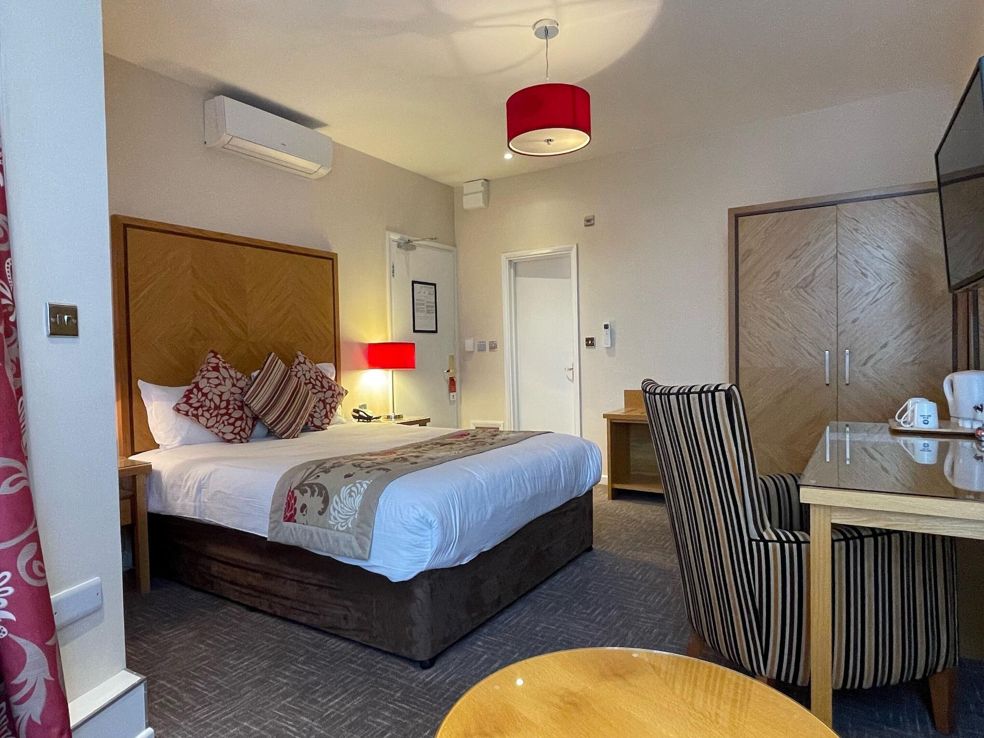 Best Western Homestead Court Hotel ウェリン・ガーデン・シティ エクステリア 写真