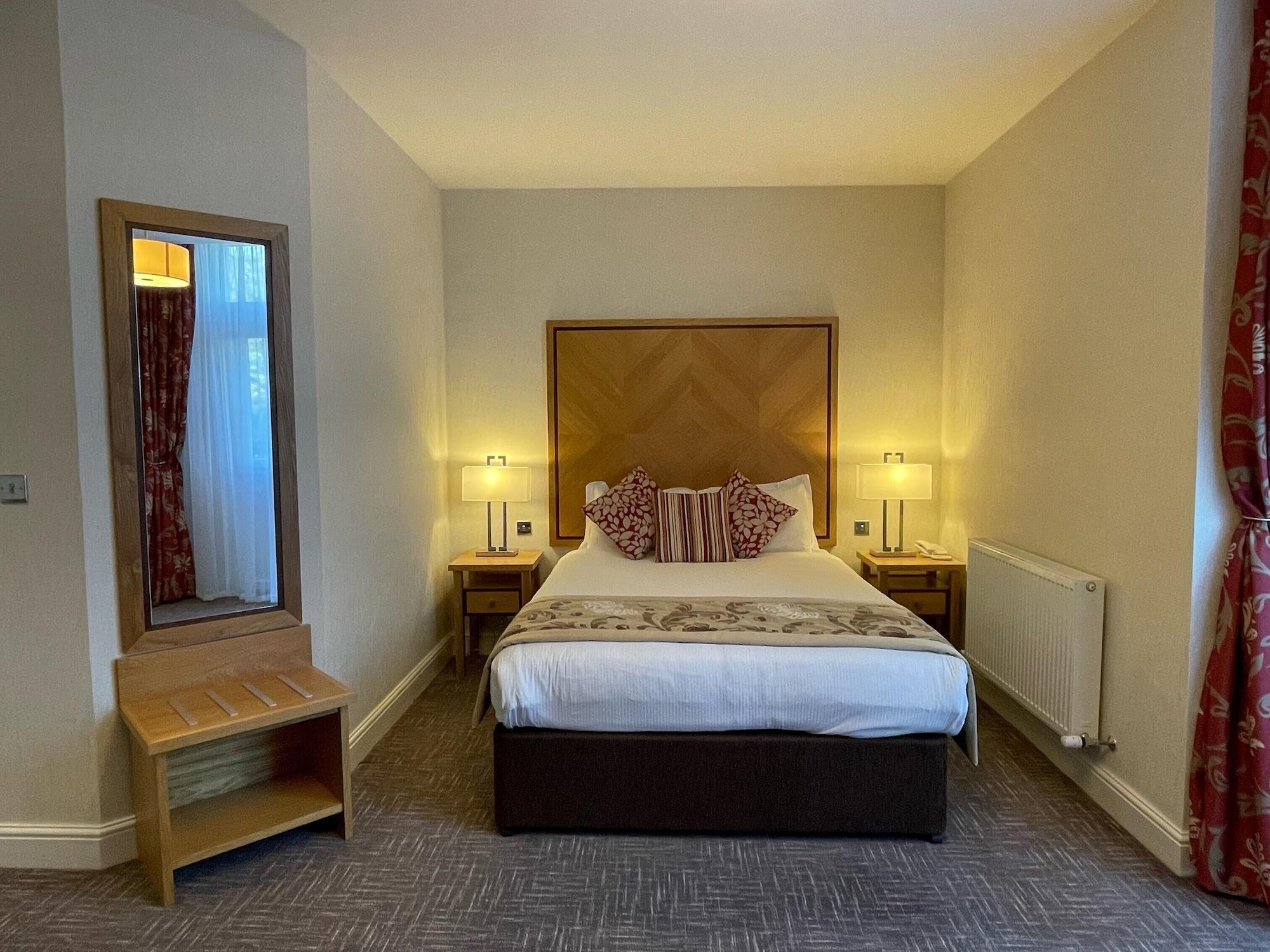 Best Western Homestead Court Hotel ウェリン・ガーデン・シティ エクステリア 写真
