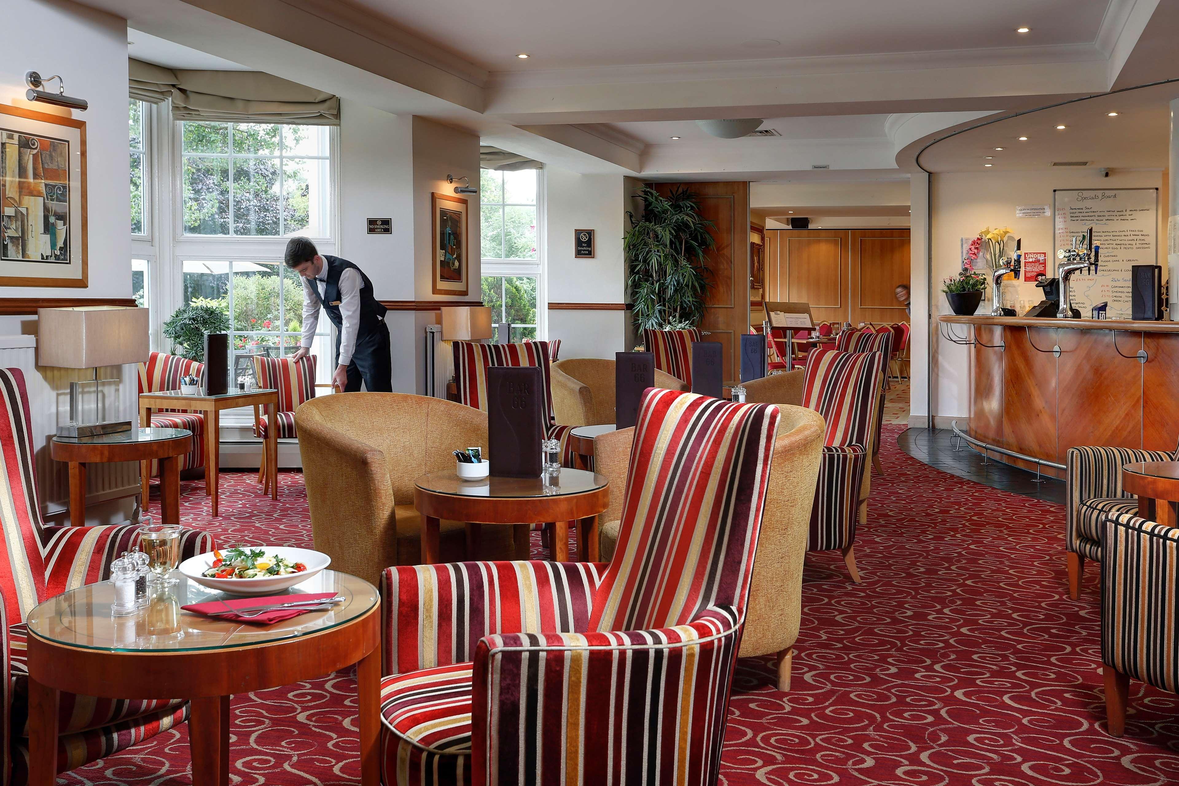 Best Western Homestead Court Hotel ウェリン・ガーデン・シティ エクステリア 写真