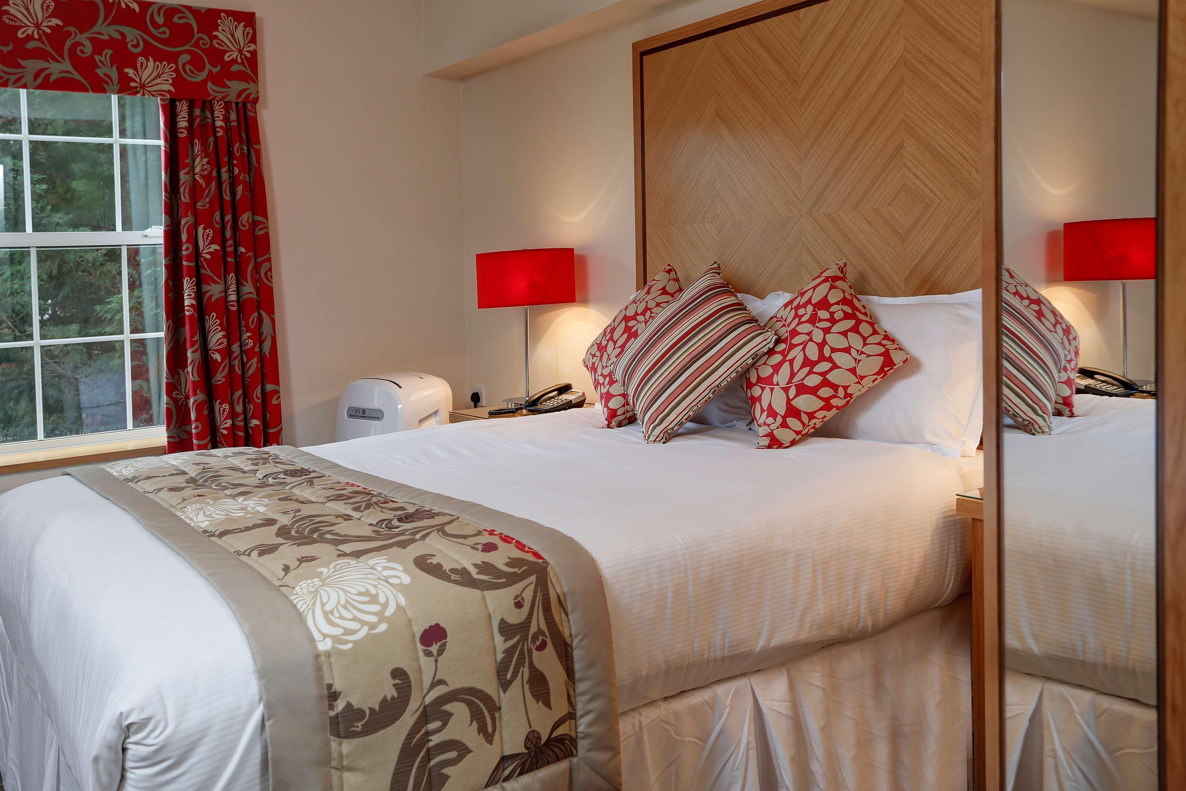 Best Western Homestead Court Hotel ウェリン・ガーデン・シティ エクステリア 写真