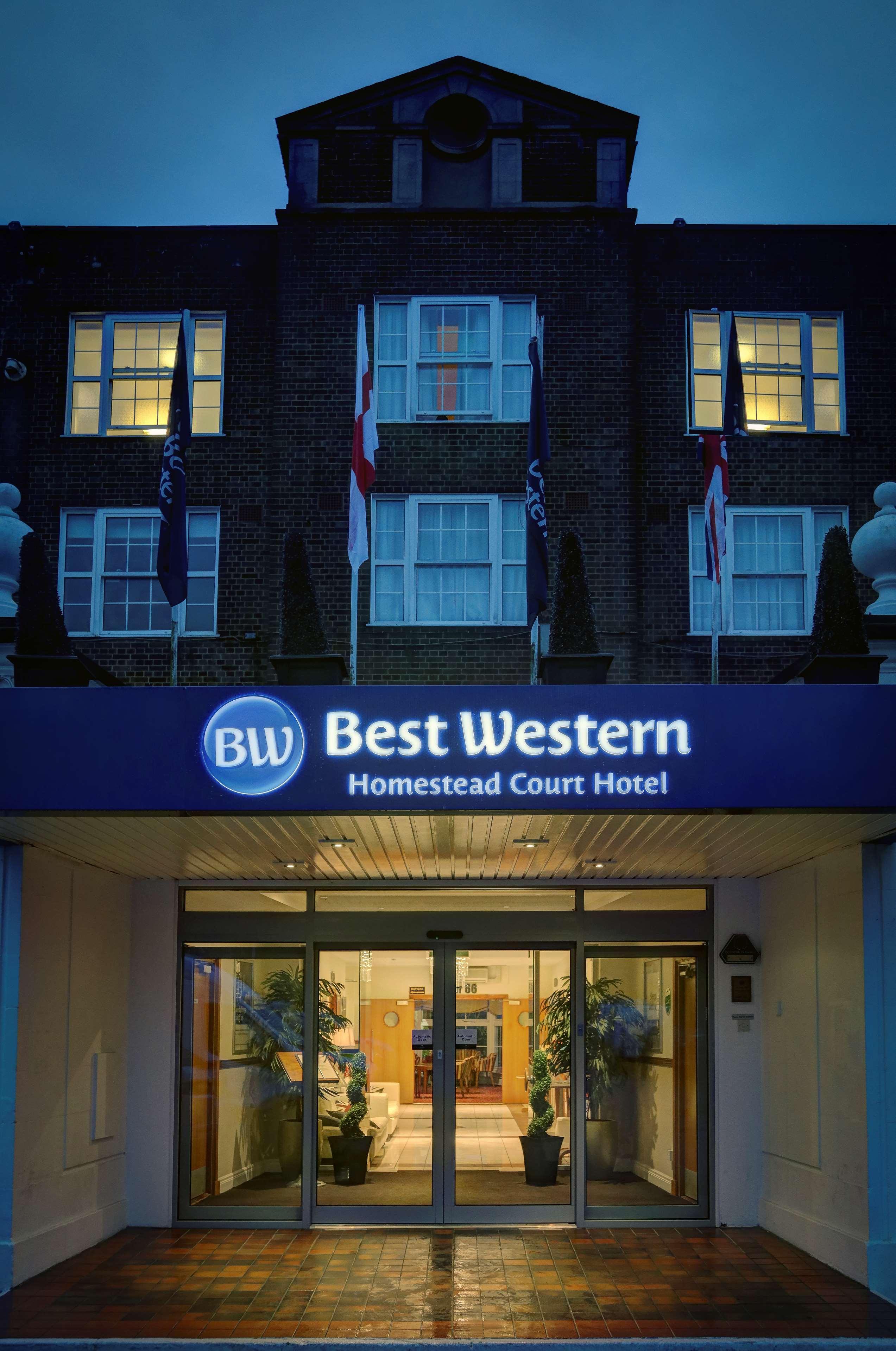Best Western Homestead Court Hotel ウェリン・ガーデン・シティ エクステリア 写真