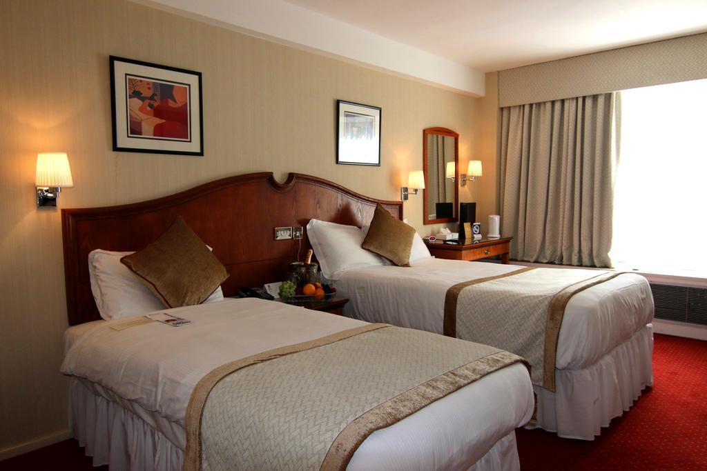 Best Western Homestead Court Hotel ウェリン・ガーデン・シティ エクステリア 写真