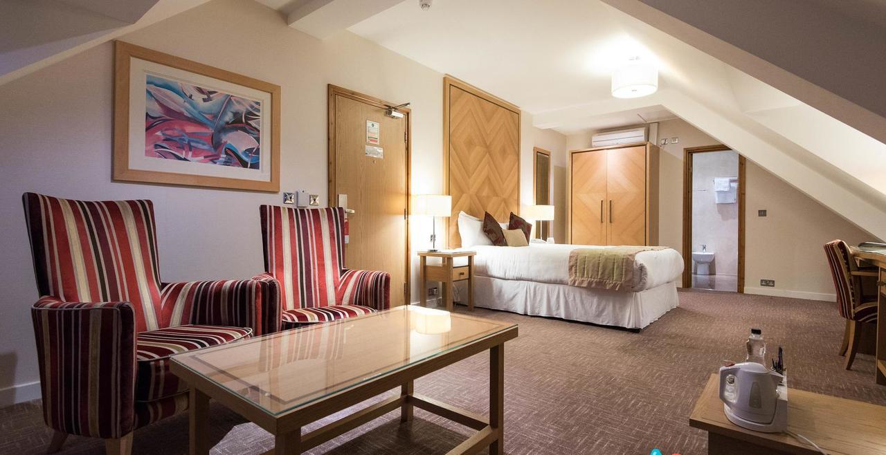 Best Western Homestead Court Hotel ウェリン・ガーデン・シティ エクステリア 写真