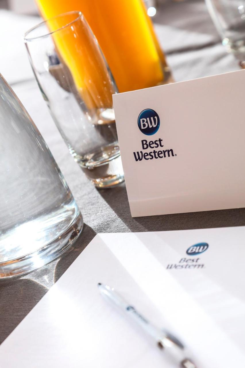 Best Western Homestead Court Hotel ウェリン・ガーデン・シティ エクステリア 写真